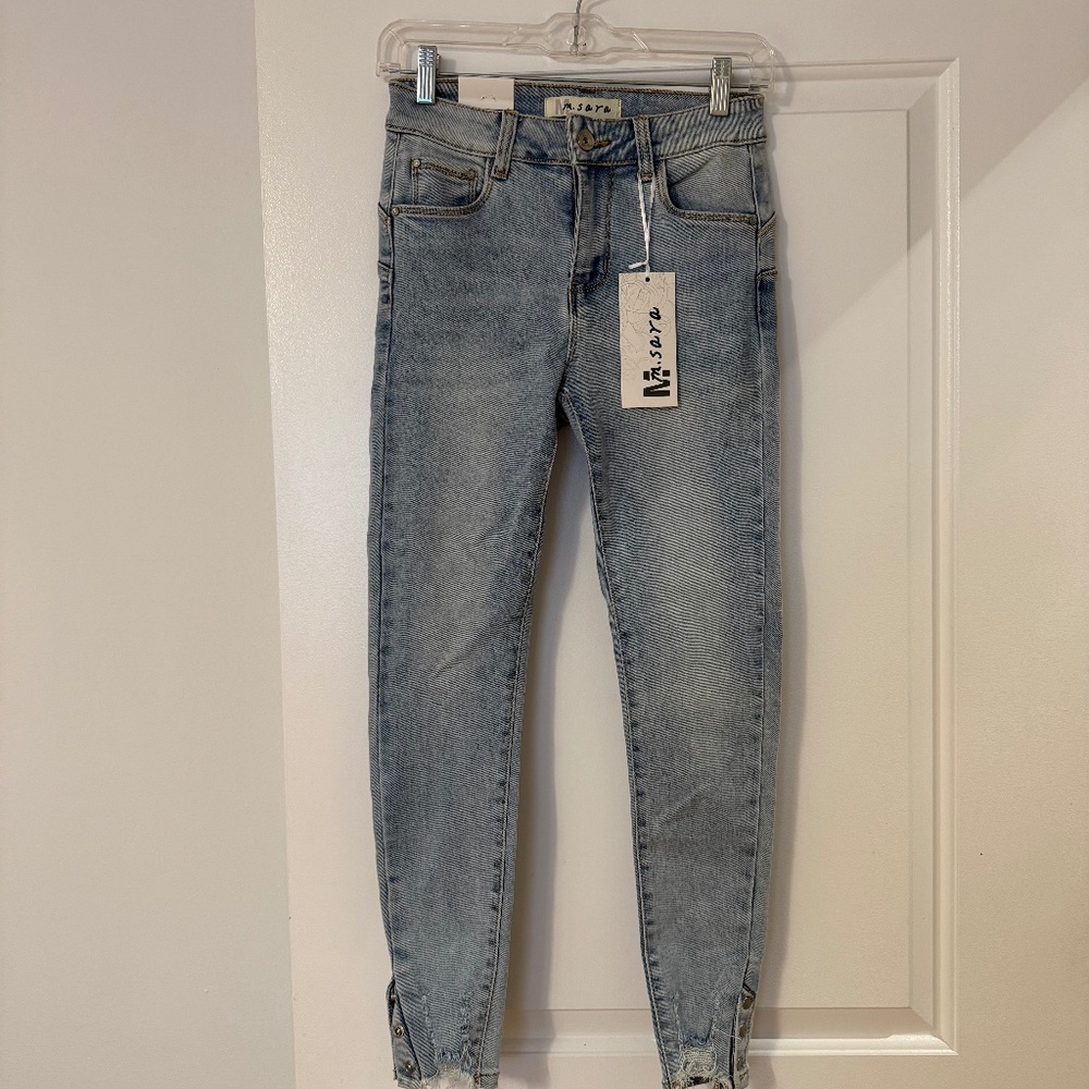Jeans size 28